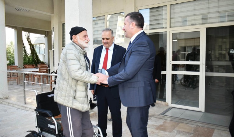 Büyüklerimizin Mutluluğu Önceliğimiz