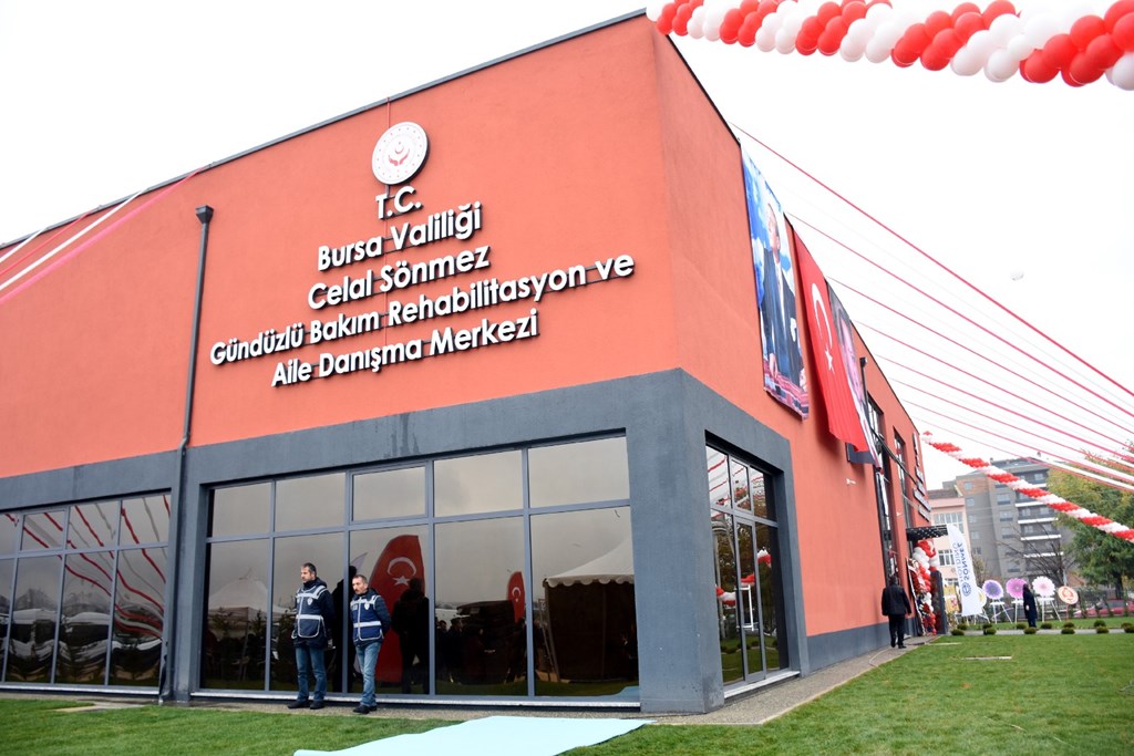 Bakan Selçuk: “124 Gündüz Yaşam Merkezinde Haftalık Hizmet Süresini 40 Saate Çıkardık”