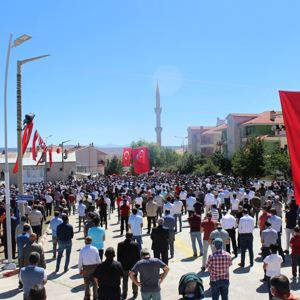 ŞEHİDİMİZ JANDARMA UZMAN ÇAVUŞ BURAK TOK SON YOLCULUĞUNA UĞURLANDI - fotoğraf 3