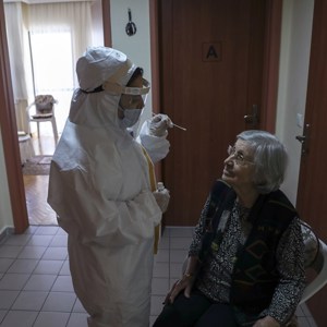 Huzurevlerindeki Kovid-19 Tedbirlerinin Süresi Bir Sonraki Duyuruya Kadar Uzatıldı - fotoğraf 1