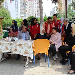 64. Hükümet Çevre ve Şehircilik Bakanı Fatma Güldemet Sarı Hanımefendi Anneler Günü’nde Değerli Büyüklerimizle Bir Araya Geldi - fotoğraf 6