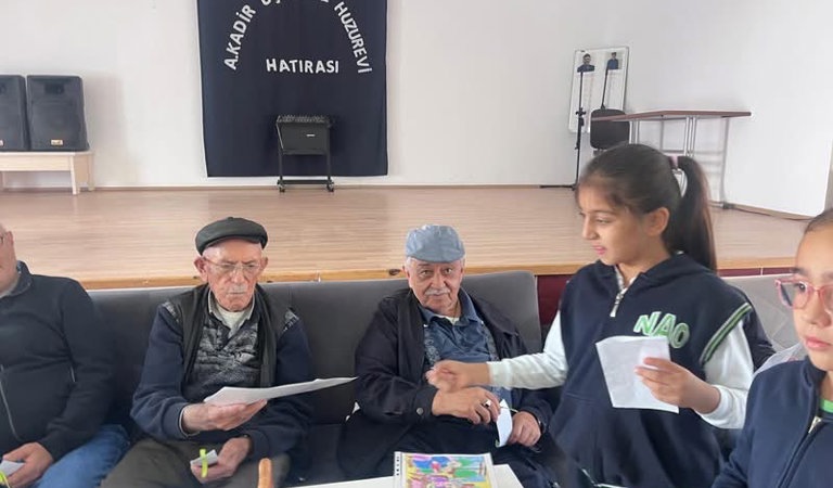 Minik Yüreklerden Koca Çınarlara Sevgi Köprüsü! 