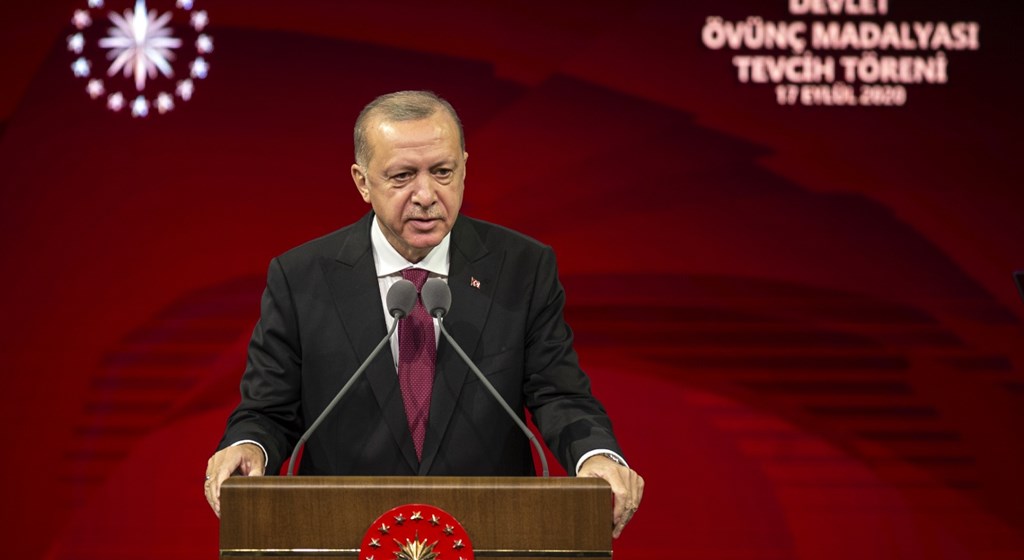 Şehit Yakınları ile Gazi ve Gazi Yakınlarına Devlet Övünç Madalyası