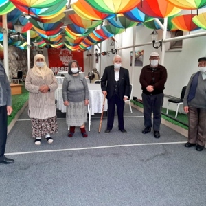 Ladik Kemal Kaplan Huzurevi sakinleri, öğrenciler için 8 tablet bağışladı - fotoğraf 1