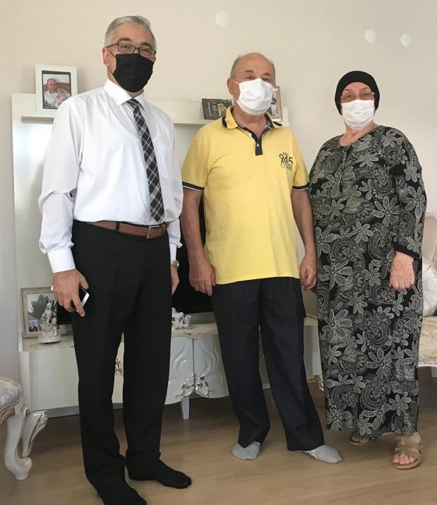 Müdürlüğümüzce Gerçekleştirilen Kıymetli Şehit Yakınları ve Kahraman Gazilerimize Yönelik Ziyaretlerimiz Kapsamında İl Müdürü Faruk UYSAL Şehit Tugay SÜZGEN’in Ailesini Ziyaret Ettiler.