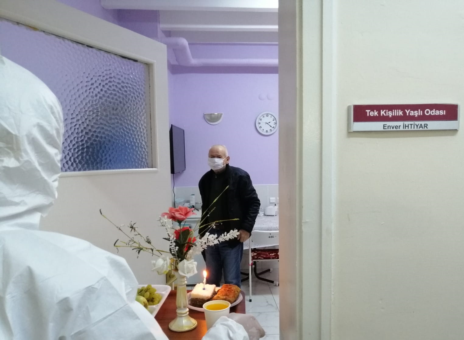 Kırklareli Huzurevi sakinlerimize 1 Ekim Dünya Yaşlılar Günü münasebetiyle odalarında sürpriz ziyaretler gerçekleştirdik.