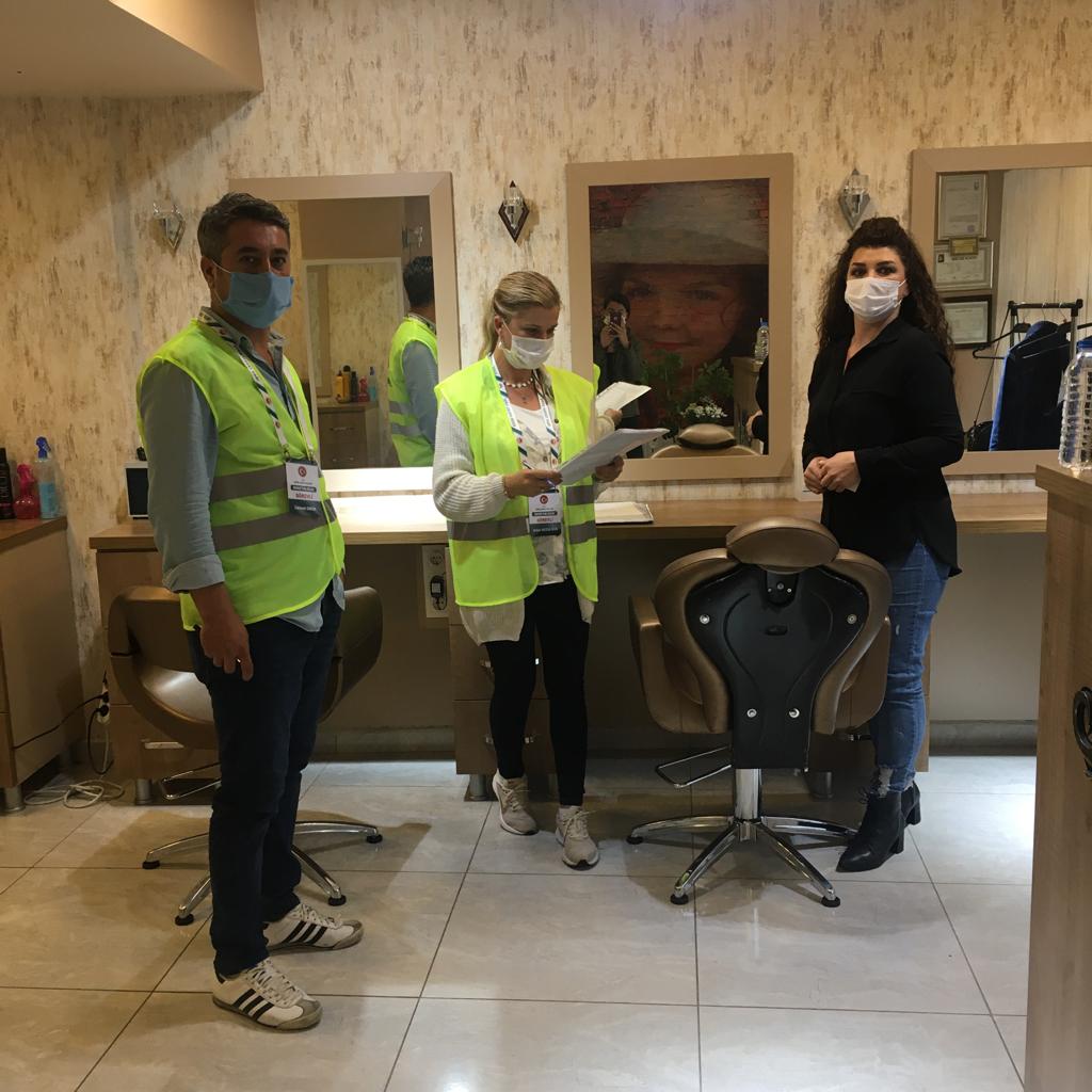 Covid-19 salgını ile mücadele kapsamında İlimiz Lüleburgaz İlçesi sınırları içinde faaliyet gösteren berberler, kuaförler ve güzellik merkezlerinin denetimine devam edilmektedir. 