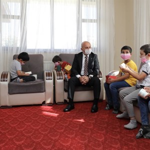 İl Müdürlüğümüz Çocuk Evleri Sitesinde Yapımı Tamamlanan Kütüphanenin Açılış Yapıldı - fotoğraf 5