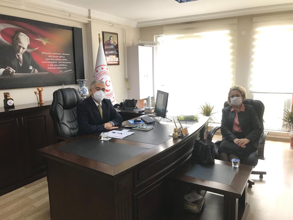 İl Nüfus ve Vatandaşlık Müdürü Serpil ÜNSAL, Aile, Çalışma ve Sosyal Hizmetler İl Müdürü Faruk UYSAL’ı makamında ziyaret etti.