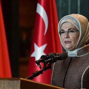 Emine Erdoğan Hosts Zehra Zümrüt Selçuk and Foster Families in the Presidential Palace within the Scope of the Workshop Organized by the Ministry of Family, Labour and Social Services - fotoğraf 2