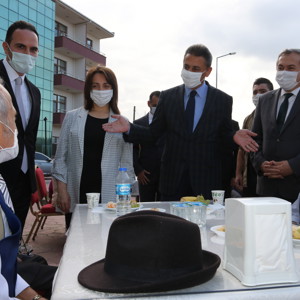 Valimiz Sayın Erol Karaömeroğlu Ve Eşi Filiz Karaömeroğlu Hanımefendi Huzurevi’ni Ziyaret Etti - fotoğraf 3