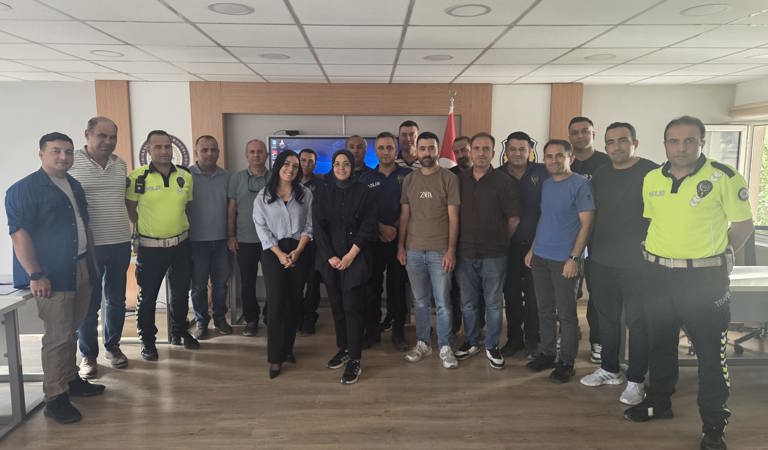 İl Emniyet Müdürlüğü personellerine yönelik, “Afet ve Acil Durumlarda Psikolojik İlk Yardım” eğitimi gerçekleştirildi.