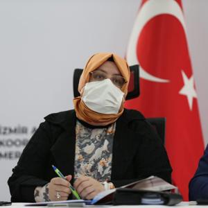 Bakan Selçuk, İzmir’de Depremin Yaşandığı Bölgede İncelemelerde Bulundu - fotoğraf 3