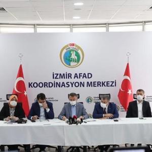 Bakan Selçuk, İzmir’de Depremin Yaşandığı Bölgede İncelemelerde Bulundu - fotoğraf 4