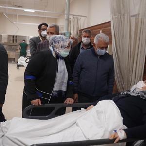 Bakan Selçuk, İzmir’de Depremin Yaşandığı Bölgede İncelemelerde Bulundu - fotoğraf 6