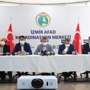 Bakan Selçuk, İzmir’de Depremin Yaşandığı Bölgede İncelemelerde Bulund - fotoğraf 1