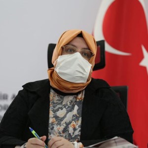 Bakan Selçuk, İzmir’de Depremin Yaşandığı Bölgede İncelemelerde Bulund - fotoğraf 3