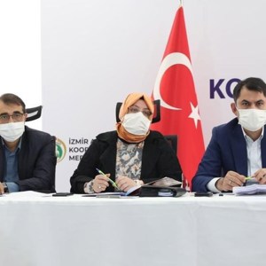 Bakan Selçuk, İzmir’de Depremin Yaşandığı Bölgede İncelemelerde Bulund - fotoğraf 2