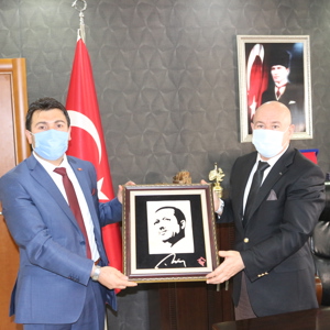 AK PARTİ MERKEZ İLÇE BAŞKANI MEHMET NURİ YILDIZ’DAN İL MÜDÜRÜMÜZ MEHMETŞAFİ ERİM’İ ZİYARET ETTİ - fotoğraf 4