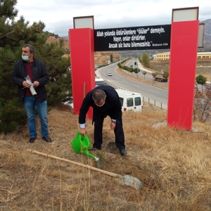 Çocuklarımızla Beraber “Geleceğe Nefes” Olurken Şehitlerimizi de Unutmadık - fotoğraf 2