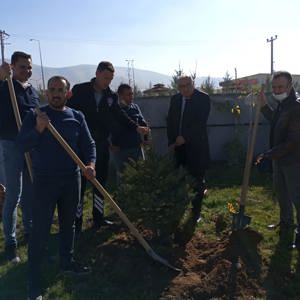 "Geleceğe Nefes" Kampanyası Kapsamında İl Müdürlüğümüz Bahçesi Ağaçlandırıldı. - fotoğraf 2