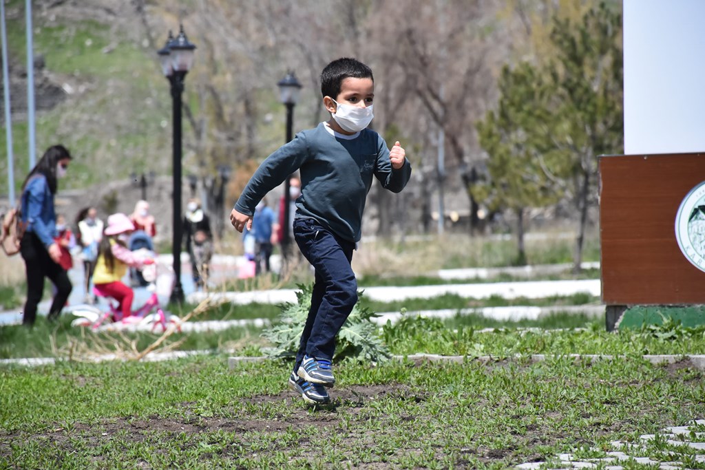 Bakanlığımız, Çocuk İşçiliği ile Mücadelede Yeni Bir Proje Başlatıyor.