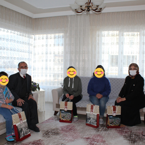 Bayburt Valisi Cüneyt EPCİM, Çocuk Evlerinde Kalan Çocuklarımızı Ziyaret Etti - fotoğraf 12