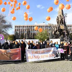 25 Kasım Kadına Yönelik Şiddete Karşı Uluslararası Mücadele Günü Etkinlikleri - fotoğraf 6