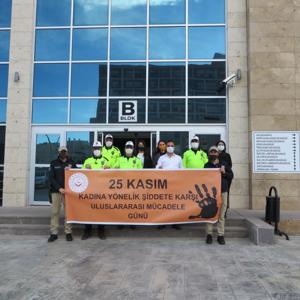 25 Kasım Kadına Yönelik Şiddete Karşı Uluslararası Mücadele Günü Etkinlikleri - fotoğraf 11
