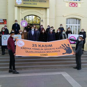 25 Kasım Kadına Yönelik Şiddete Karşı Uluslararası Mücadele Günü Etkinlikleri - fotoğraf 13