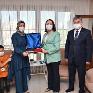 Çocuklar, “Sıfır Atık Projesi” Kapsamında Atık Materyalleri Sanat Eserine Dönüştürdüler - fotoğraf 4