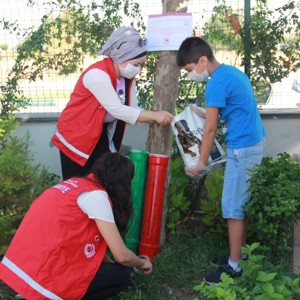 Öğrencilerimiz Sokak Hayvanları İçin kafes, Yem ve Su Kaplarını Parklara Yerleştirdi - fotoğraf 5