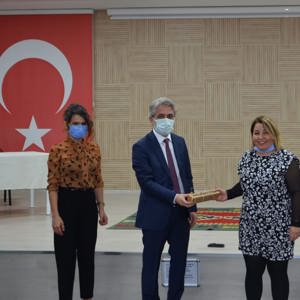 İl Müdürümüz Seyfi Bozçelik ve İl Müdür Yardımcılarımız 24 Kasım Öğretmenler Günü nedeniyle kurum ve kuruluşlarımızda görevli öğretmenlerimizin öğretmenler gününü kutladı.  - fotoğraf 5