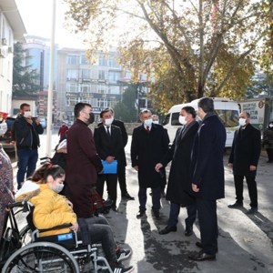 3 Aralık Dünya Engelliler Günü Münasebetiyle Akülü ve Tekerlekli Sandalye Dağıtıldı - fotoğraf 5