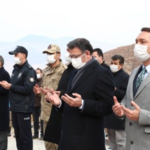 Sazak Şehitlerimiz Rahmet ve Saygı İle Anıldı - fotoğraf 5