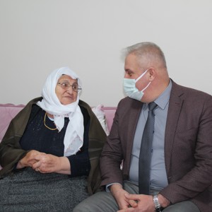 İl Müdürü Kemal GÜMRÜKÇÜ, Şehit Fatih KOSTİK’in Ailesini Ziyaret Etti - fotoğraf 2