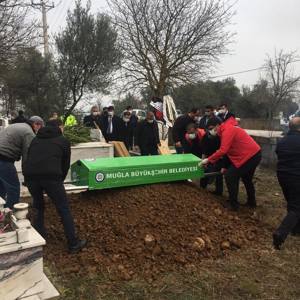 Şehit Jandarma Sıhhiye Çavuş Şadi DANABAŞ'ın annesi Emine DANABAŞ Yatağan'da son yolculuğuna uğurlandı. - fotoğraf 5