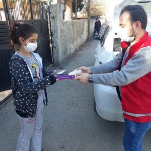 Okul Destek Projesinden Yararlanan Çocuklarımıza Kitap Hediye Edildi - fotoğraf 1