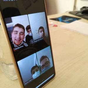 Çocuklar online görüşerek hasret giderdiler - fotoğraf 3
