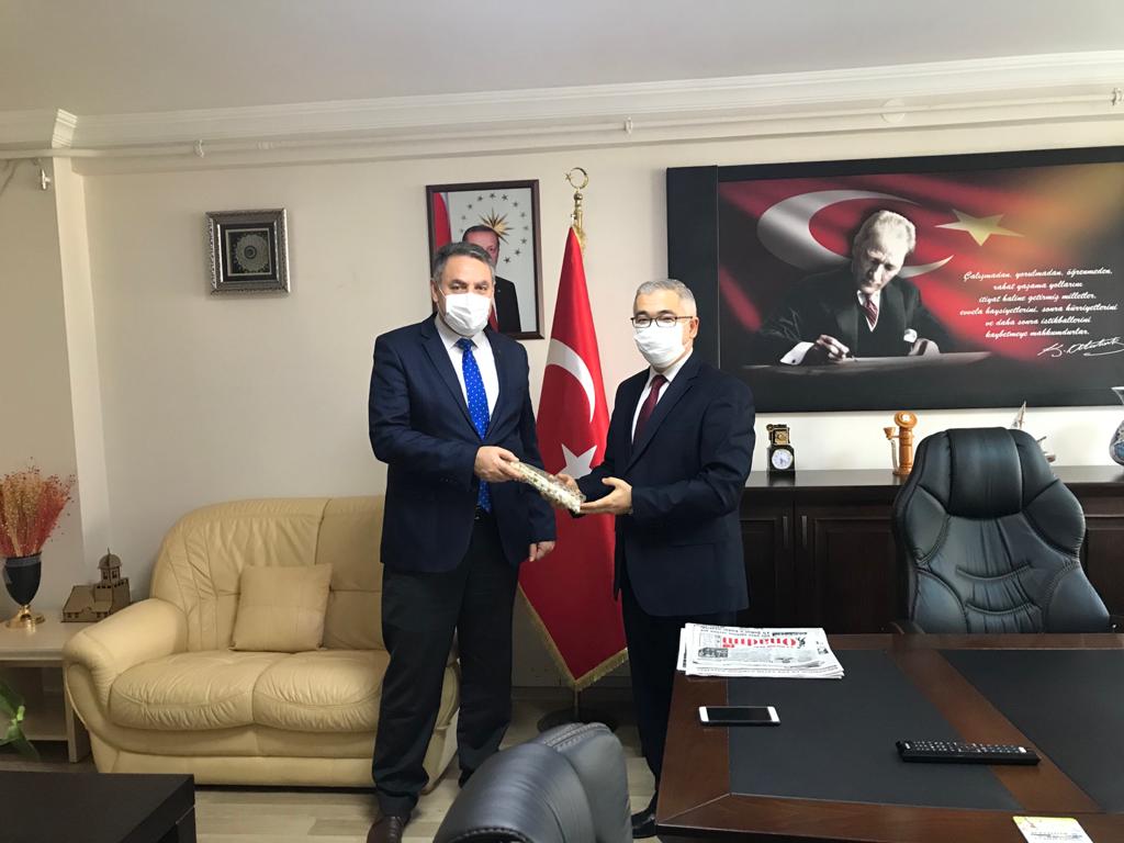 Kırklareli Sanayi ve Teknoloji İl Müdürü olarak görev yapmakta iken Muğla Sanayi ve Teknoloji İl Müdürlüğüne atanan Muzaffer Akgül, Kırklareli Aile, Çalışma ve Sosyal Hizmetler İl Müdürü Faruk UYSAL’a veda ziyaretinde bulundu. 