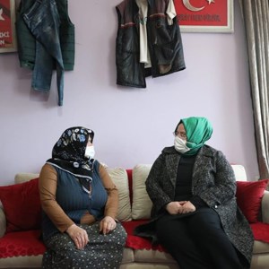 Bakan Selçuk, Şehit Eren Bülbül'ün Kabrini Ziyaret Etti - fotoğraf 1