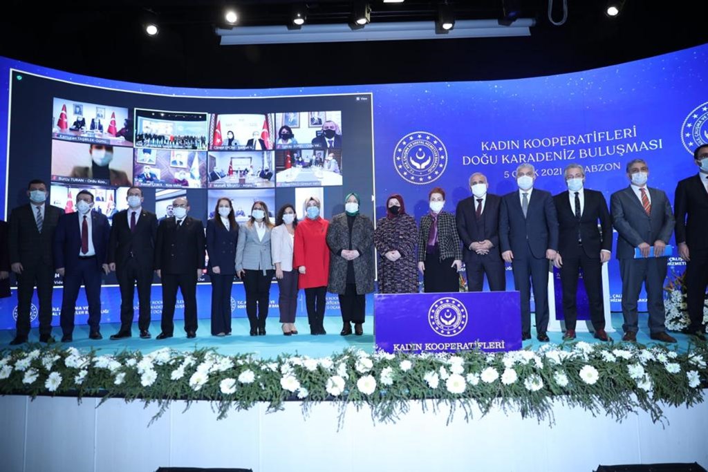 Bakan Selçuk, Trabzon’da Kadın Kooperatifleri Doğu Karadeniz Buluşmasına Katıldı