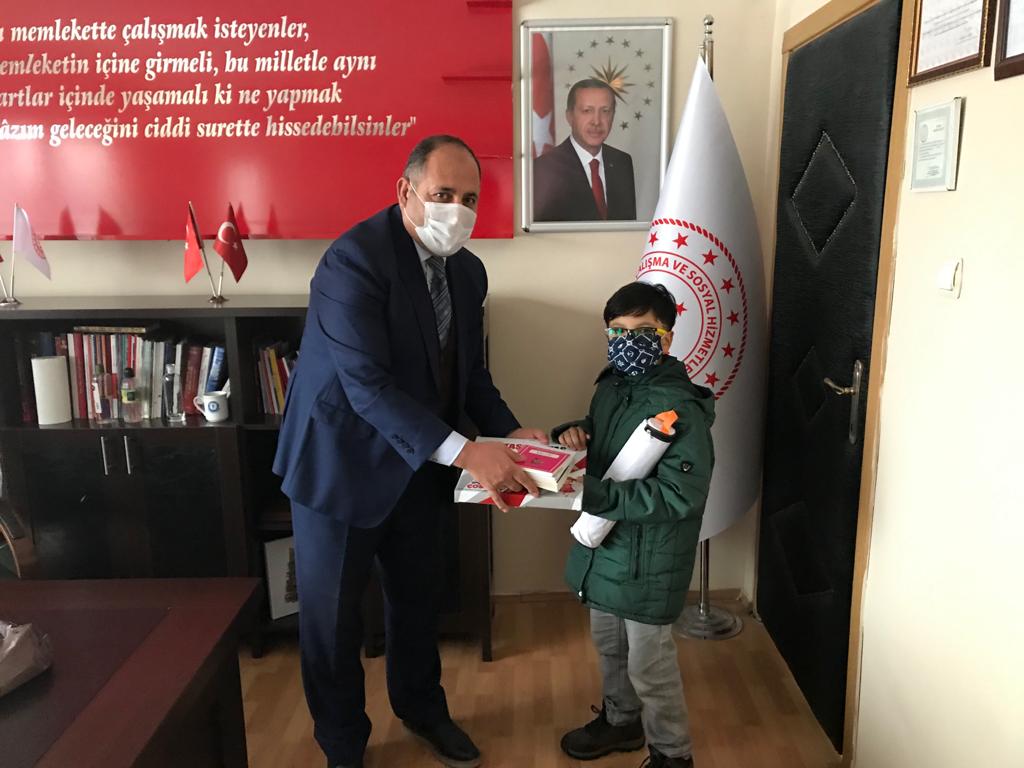 Müdür Kaya, Matematik Dünya Şampiyonu Velieceoğlu'nu Kabul Etti