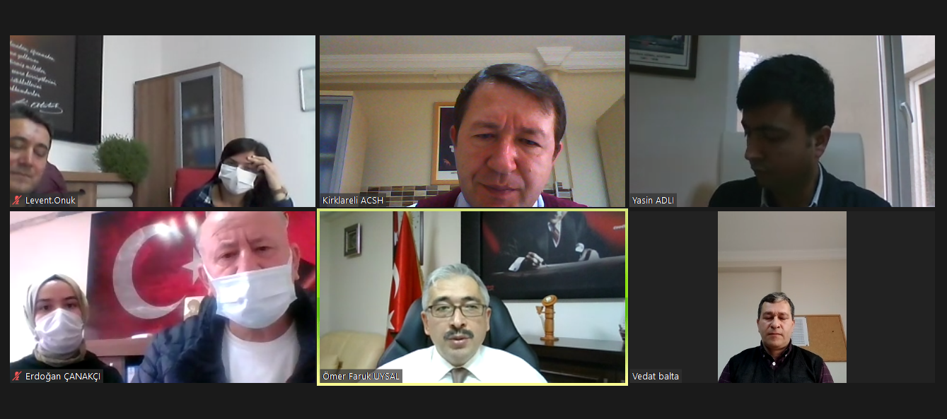 Aile Eğitim Programı kapsamında gerçekleştirilen eğitim çalışmalarına ilişkin değerlendirme toplantısı Aile, Çalışma ve Sosyal Hizmetler İl Müdürü Faruk UYSAL başkanlığında video konferans yöntemi ile gerçekleştirildi.