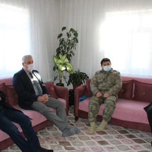 Şehit Mete OKUR Şehadetinin Sene-i Devriyesinde Kabri Başında Dualarla Anıldı - fotoğraf 5