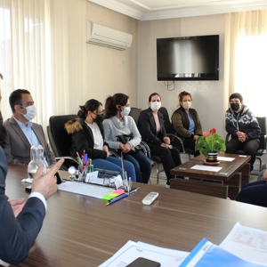 İl Müdürümüz, Adana Çocuk Hakları Komitesi ve Okul Destek Projesi’nden Yararlanan Çocuklarımız ve Aileleri ile Bir Araya Geldi - fotoğraf 1