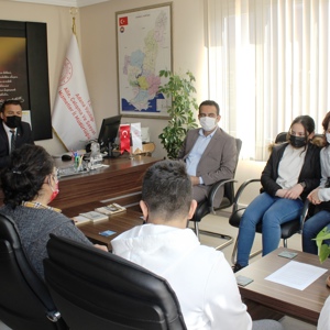 İl Müdürümüz, Adana Çocuk Hakları Komitesi ve Okul Destek Projesi’nden Yararlanan Çocuklarımız ve Aileleri ile Bir Araya Geldi - fotoğraf 2