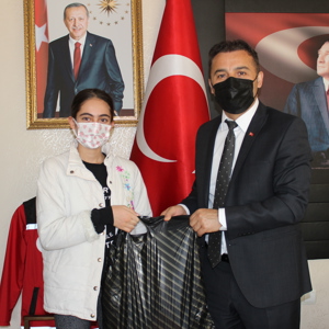 İl Müdürümüz, Adana Çocuk Hakları Komitesi ve Okul Destek Projesi’nden Yararlanan Çocuklarımız ve Aileleri ile Bir Araya Geldi - fotoğraf 3