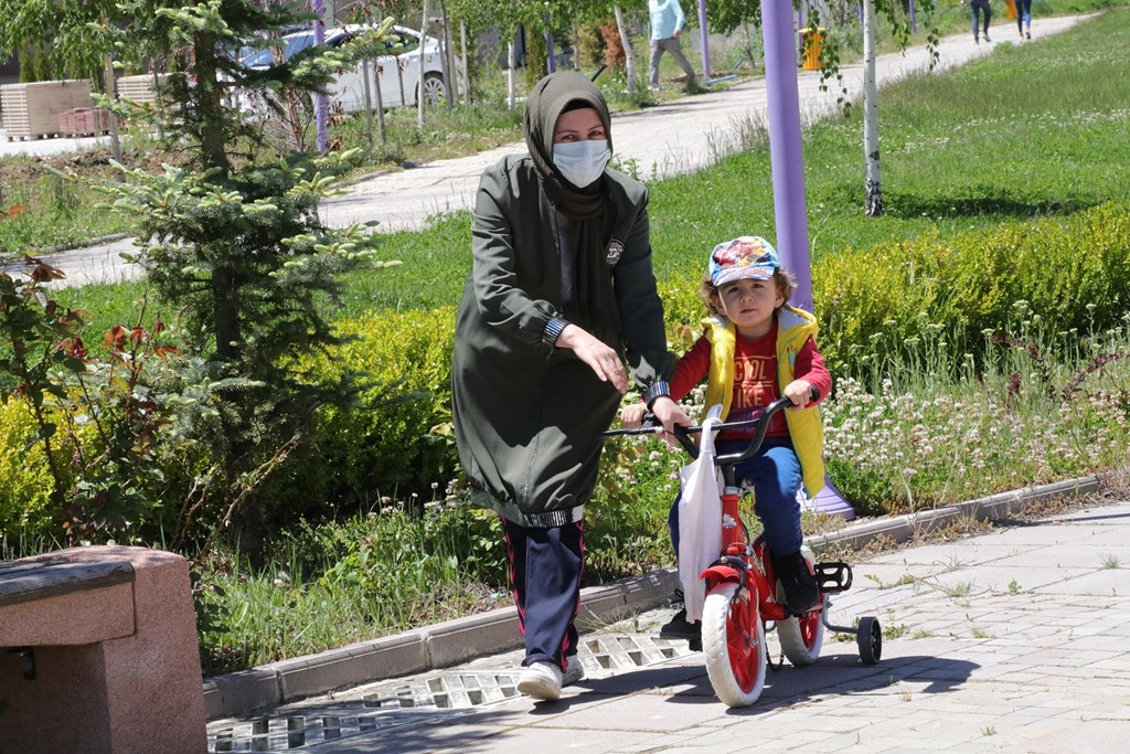 Sayın Bakanımız: “Yarım Çalışma Ödeneğiyle 31 Bini Aşkın Kadın İşçimizin Hayatına Dokunduk”