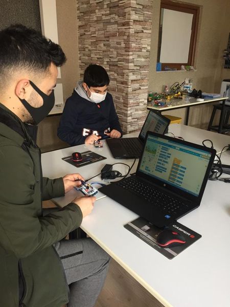 Robotik Kodlama Eğitimlerimiz Devam Ediyor